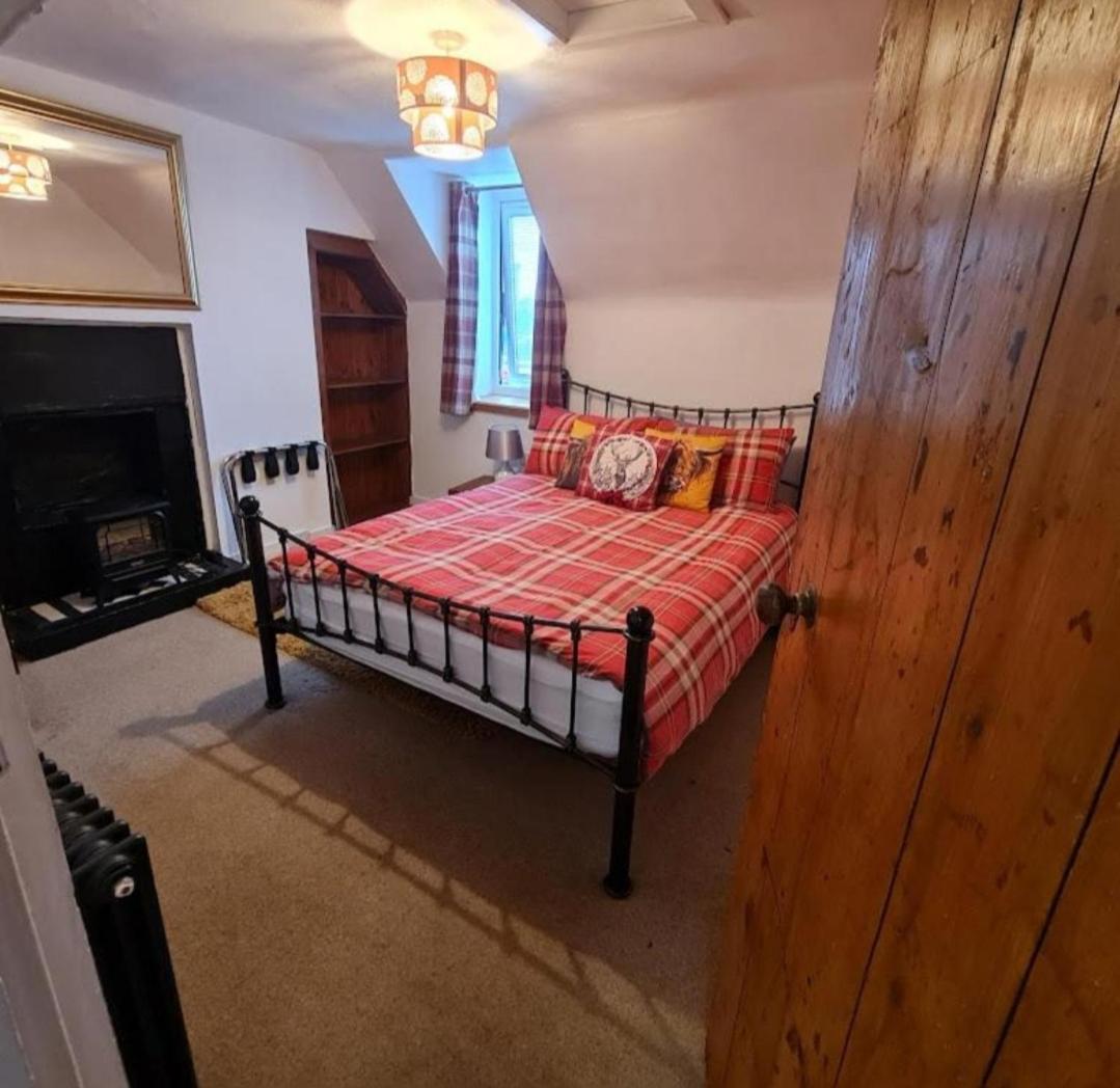 Ness City Cottage Inverness Phòng bức ảnh
